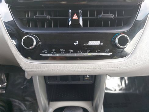 Used 2022 Toyota Corolla Cross L image 22