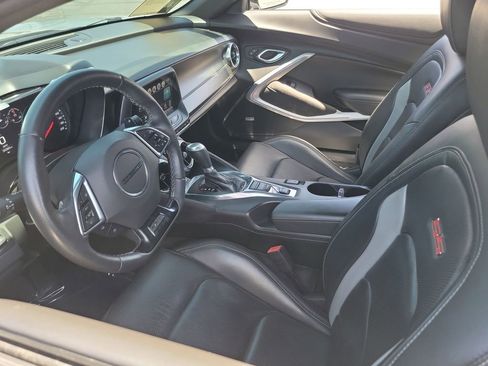 Used 2017 Chevrolet Camaro SS RWD image 3