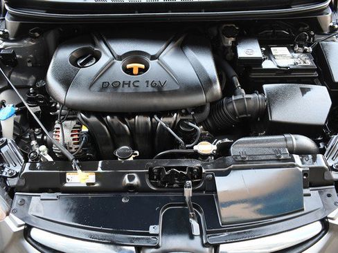 Used 2011 Hyundai Elantra Limited w/ Premium Pkg 5 FWD image 30