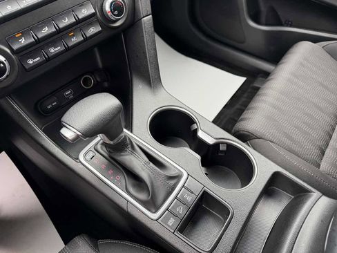 Used 2020 Kia Sportage LX image 23