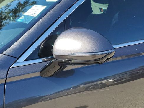 Used 2022 Genesis GV70 2.5T w/ Advanced Package image 11