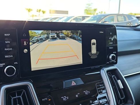 Certified 2023 Kia Sorento EX image 27
