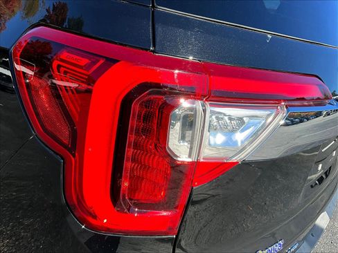 Used 2022 GMC Acadia SLE image 33