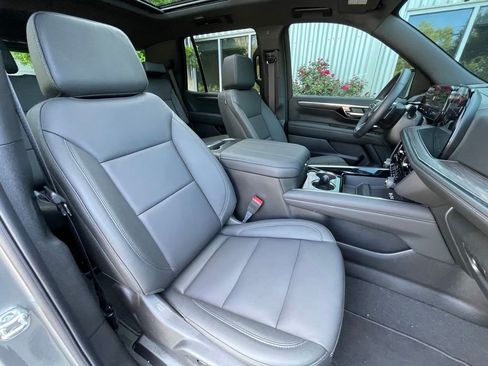 Used 2026 Chevrolet Tahoe Z71 w/ Comfort Package AWD/4WD image 31