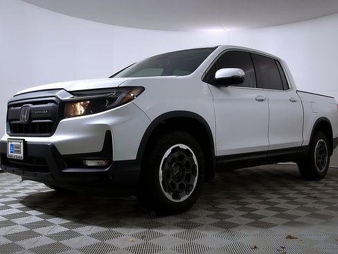 New 2024 Honda Ridgeline RTL+ image 2