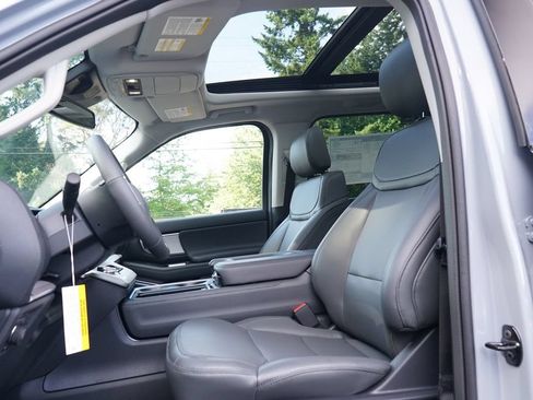 New 2026 Ford Expedition Active AWD/4WD image 23