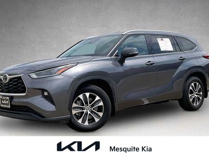 Used 2021 Toyota Highlander XLE