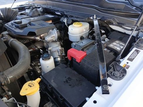 Used 2024 RAM 2500 Tradesman w/ Chrome Appearance Group image 46