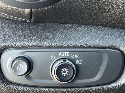 Used 2021 Chevrolet Blazer LT image 22