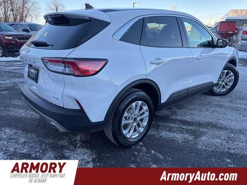 Used 2022 Ford Escape SE image 4