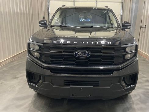 Used 2025 Ford Expedition Active RWD image 5