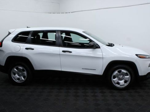 Used 2014 Jeep Cherokee Sport image 4