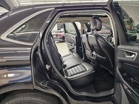 Used 2019 Ford Edge SEL w/ Equipment Group 201A image 35