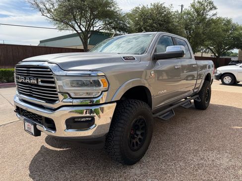 Used 2022 RAM 2500 Laramie AWD/4WD image 2