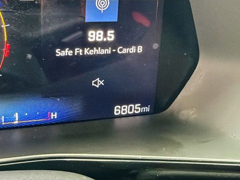 Used 2025 Chevrolet Colorado Z71 w/ Technology Package image 12