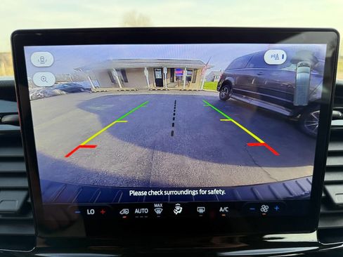 Used 2024 Ford Transit 350 XLT image 18