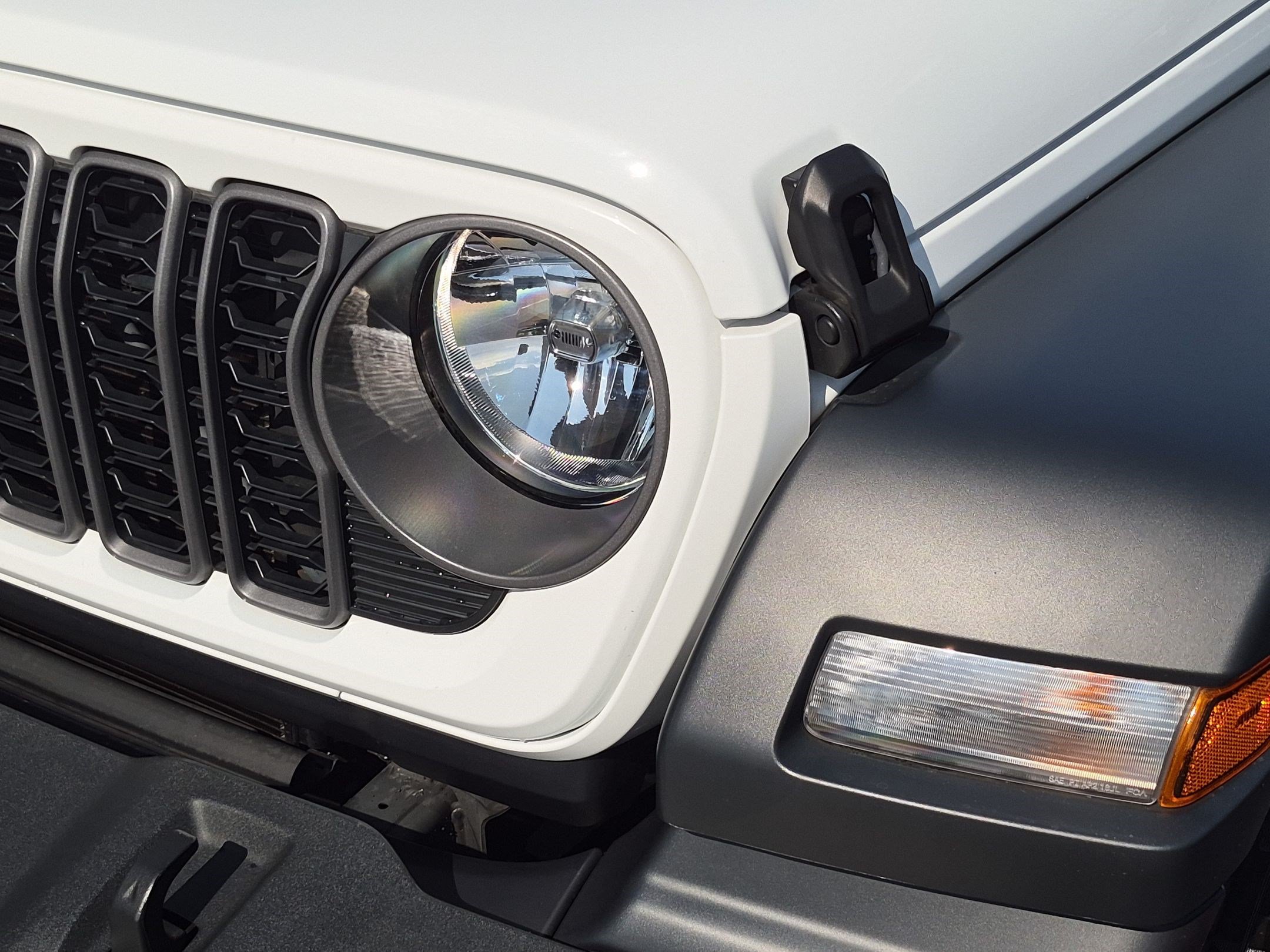 Used 2025 Jeep Wrangler Unlimited Sport AWD/4WD image 6