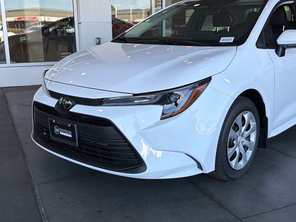 New 2027 Toyota Corolla LE FWD image 3