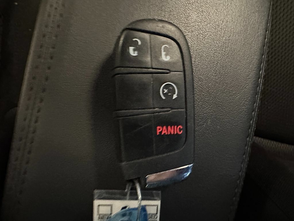 Used 2018 Jeep Renegade Altitude w/ UConnect 8.4 Nav Group AWD/4WD image 16