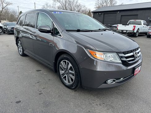 Used 2016 Honda Odyssey Touring Elite image 4