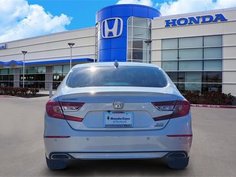 Certified 2022 Honda Accord Touring image 5