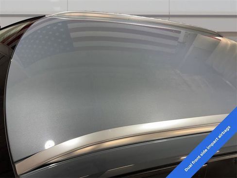 Used 2022 Volvo XC40 T5 Momentum image 12