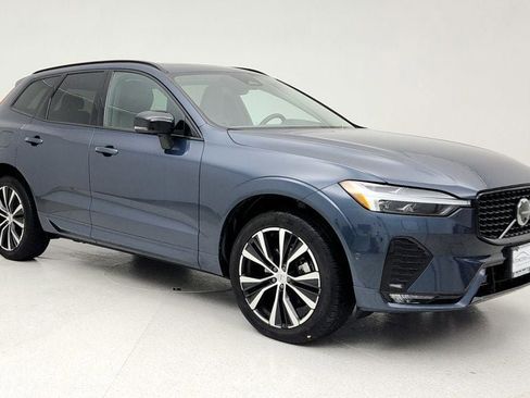 Used 2024 Volvo XC60 B5 Plus w/ Climate Package image 3