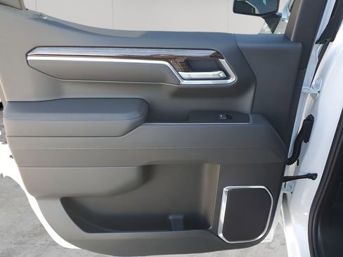 New 2026 GMC Sierra 1500 Elevation image 17