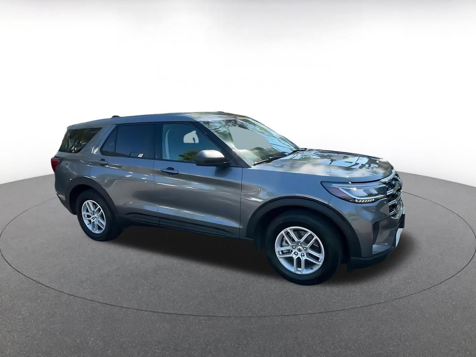 Used 2026 Ford Explorer Active RWD image 2