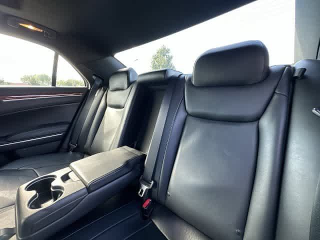 Used 2014 Chrysler 300 AWD w/ Driver Convenience Group image 16