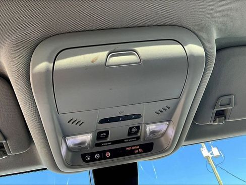 Used 2021 Chevrolet Equinox LT image 17