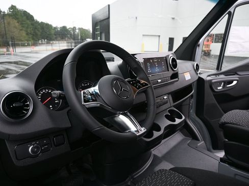 Used 2026 Mercedes-Benz Sprinter 3500 image 6