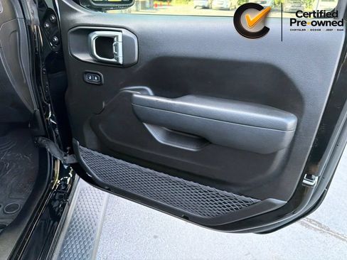 Certified 2025 Jeep Wrangler Sport AWD/4WD image 32
