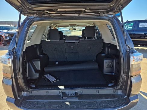 Used 2017 Toyota 4Runner SR5 image 37