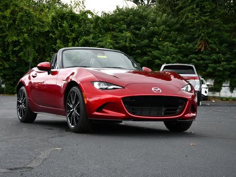 New 2026 MAZDA MX-5 Miata Grand Touring RWD image 1