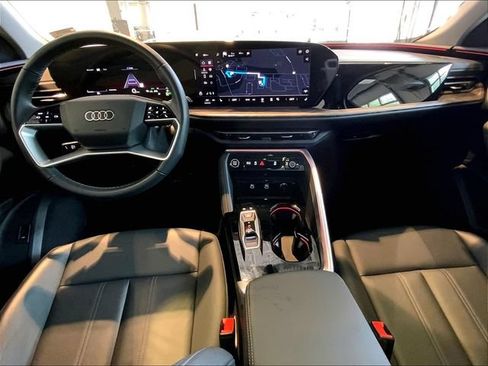 Used 2025 Audi Q5 Premium w/ Convenience Package AWD/4WD image 12