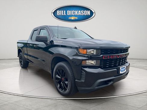 Used 2020 Chevrolet Silverado 1500 Custom w/ Custom Value Package RWD image 1