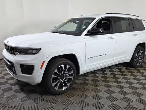 Used 2023 Jeep Grand Cherokee L Overland image 3
