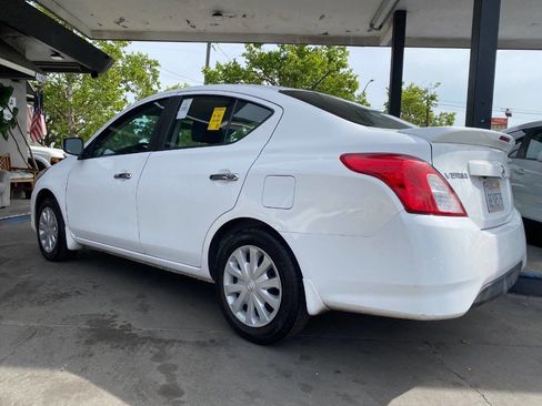 Used 2019 Nissan Versa SV FWD image 9