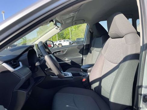 Used 2024 Toyota RAV4 XLE FWD image 19