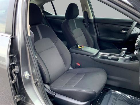 Used 2025 Nissan Sentra SV w/ Trunk Package FWD image 8