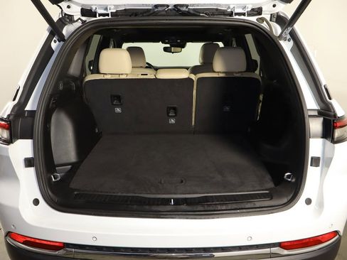 Used 2023 Jeep Grand Cherokee Limited image 14