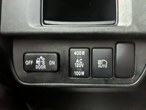 Used 2019 Toyota Tacoma TRD Sport image 25