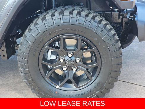 New 2025 Jeep Gladiator Willys image 38