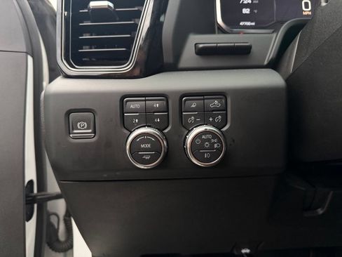Used 2024 GMC Sierra 2500 AT4 w/ AT4 Premium Plus Package AWD/4WD image 14