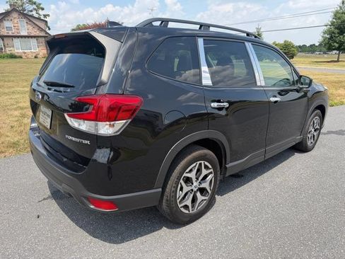 Used 2023 Subaru Forester Premium AWD/4WD image 7