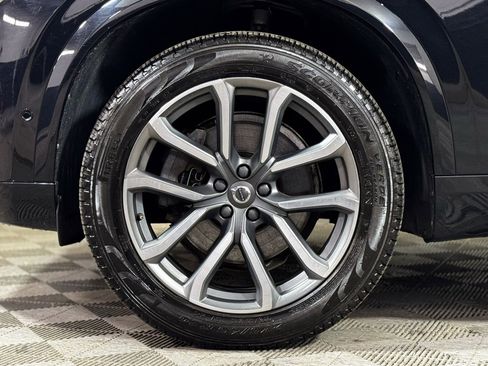 Used 2018 Volvo XC90 T6 Momentum w/ Convenience Package image 2