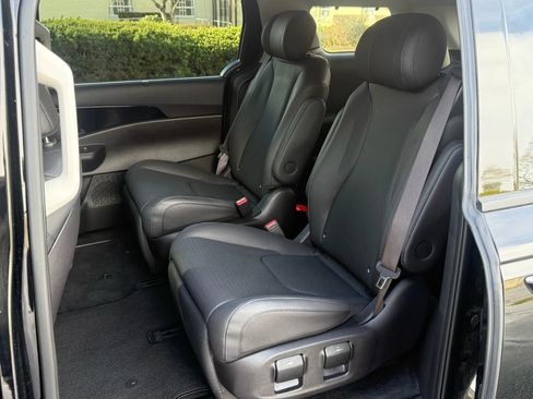 Used 2025 Kia Carnival SX Prestige FWD image 28