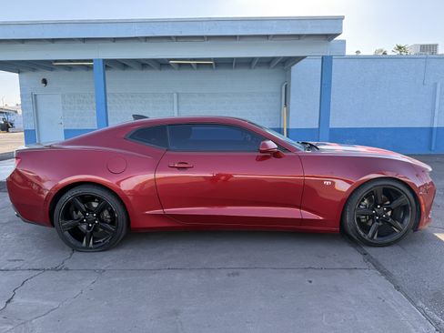 Used 2017 Chevrolet Camaro LT image 2