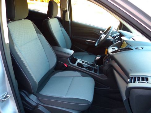 Used 2018 Ford Escape SE w/ SE Sync 3 Package image 48